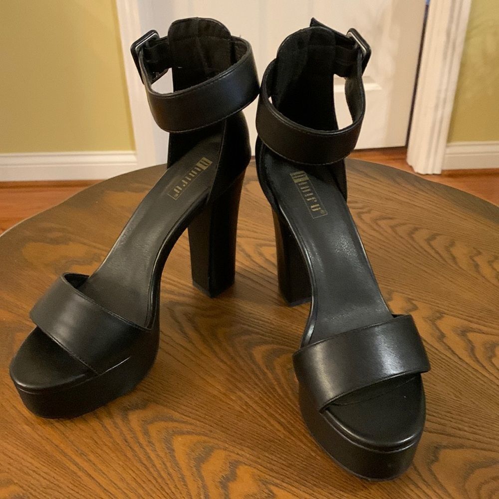 IDIFU 5 inch platform heels black size 8.5